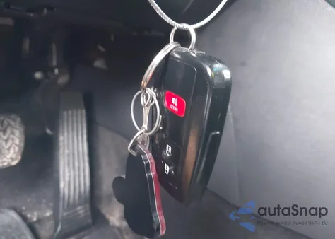 2020 Toyota Rav4 Xle z USA, uszkodzony, nr VIN 2T3P1RFV5LC111826